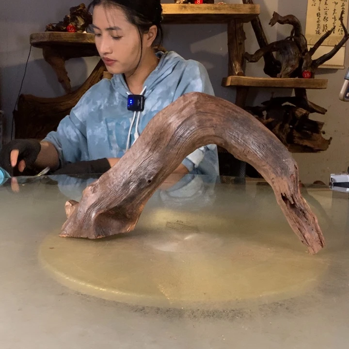 夕***了天然的云南紫柚木会黄水