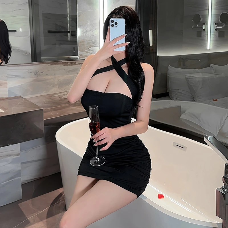 成人高端性感挂脖紧身包臀裙女夜店睡衣显瘦气质夏季复古红色镂空
