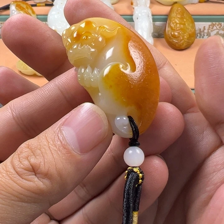 咕***哒和田玉未镶嵌颈饰