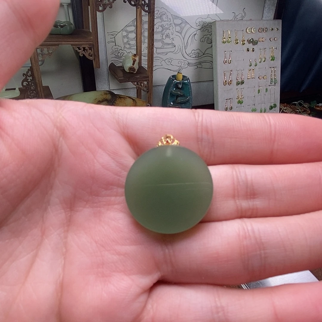 和田玉18K金镶嵌颈饰
