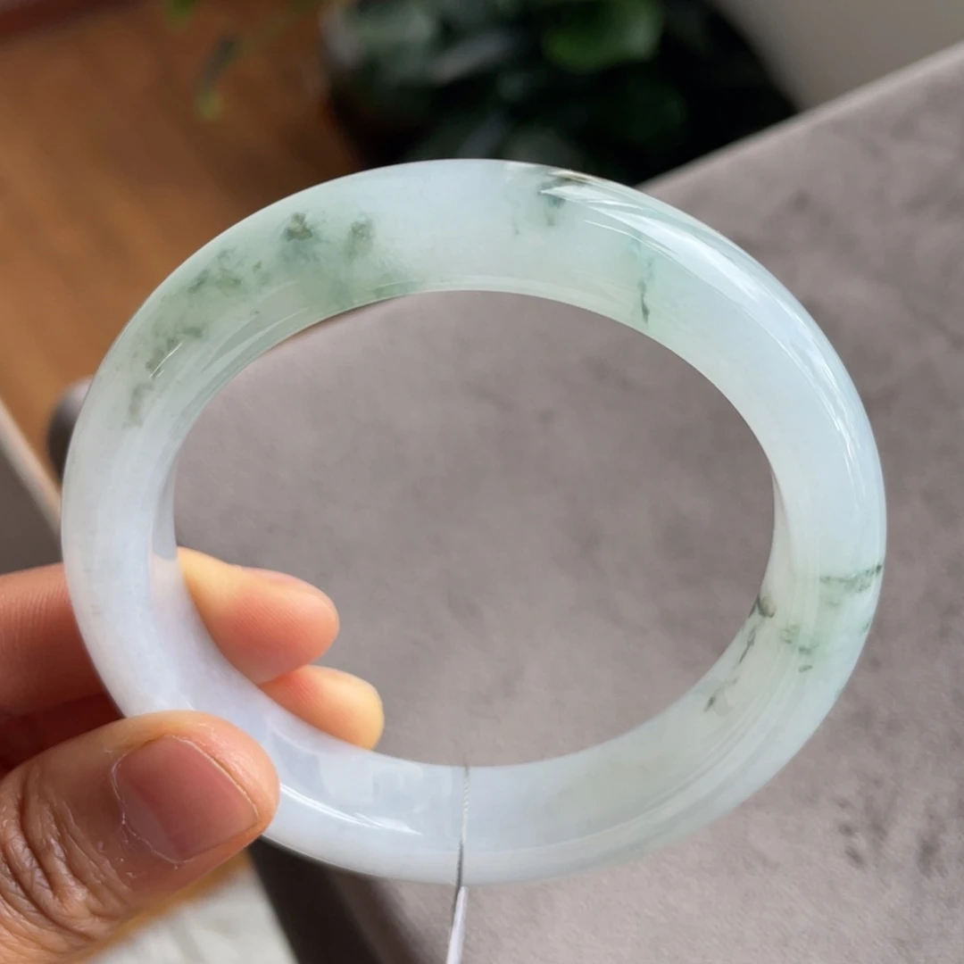 翡翠未镶嵌手镯飘花