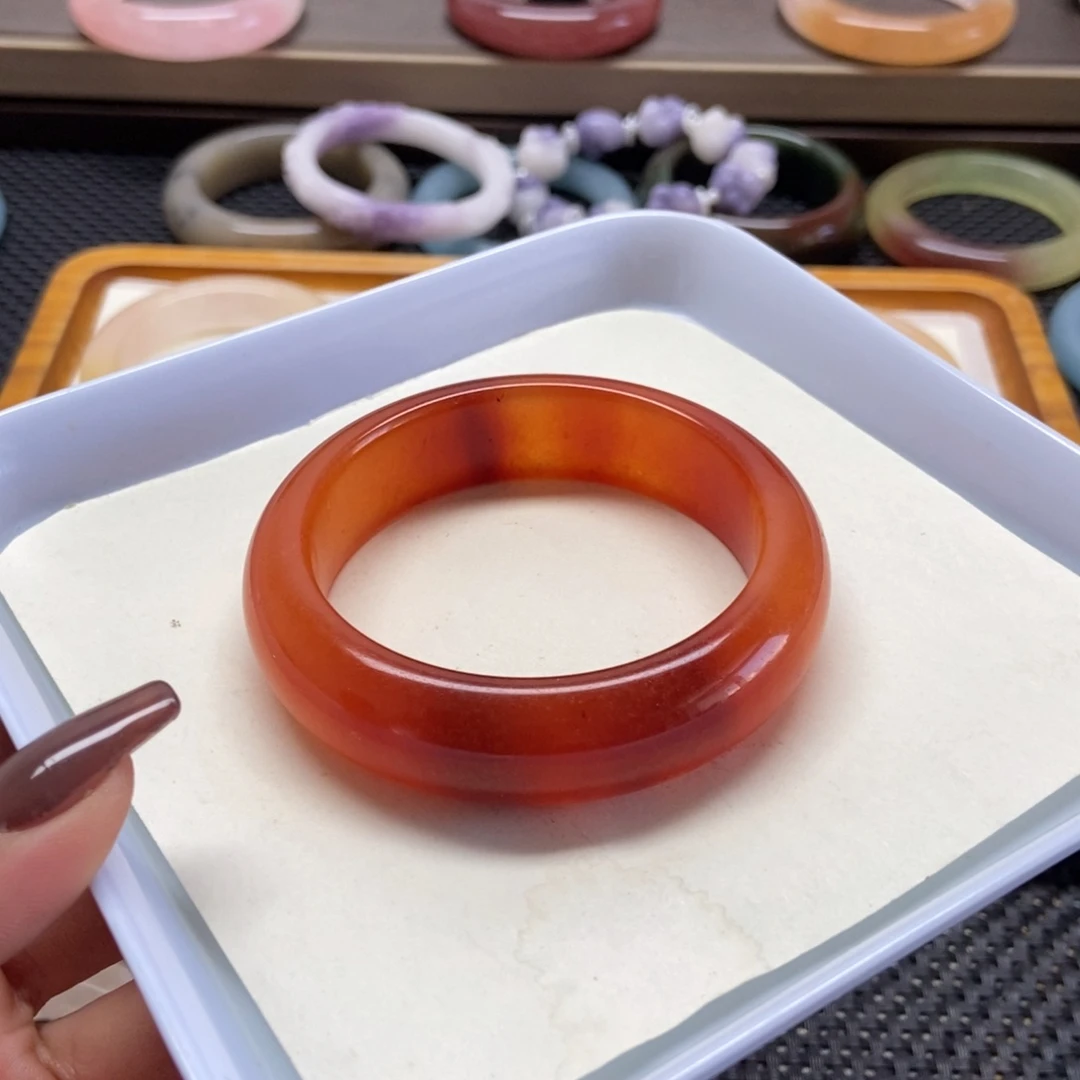 未镶嵌手镯石英岩玉