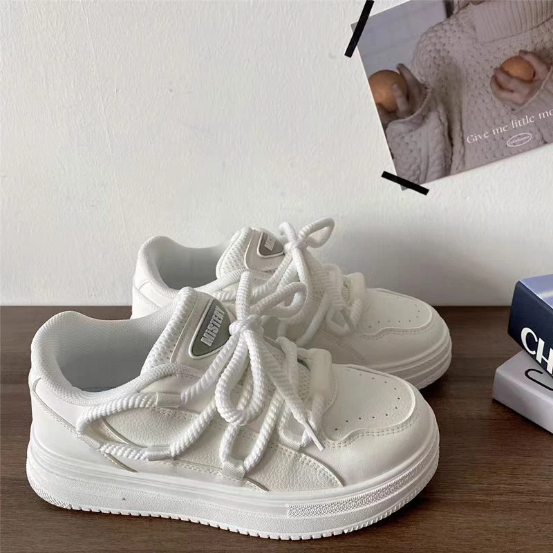 993面包小白鞋女2024新款学生ins百搭滑板鞋春季厚底运动休闲鞋