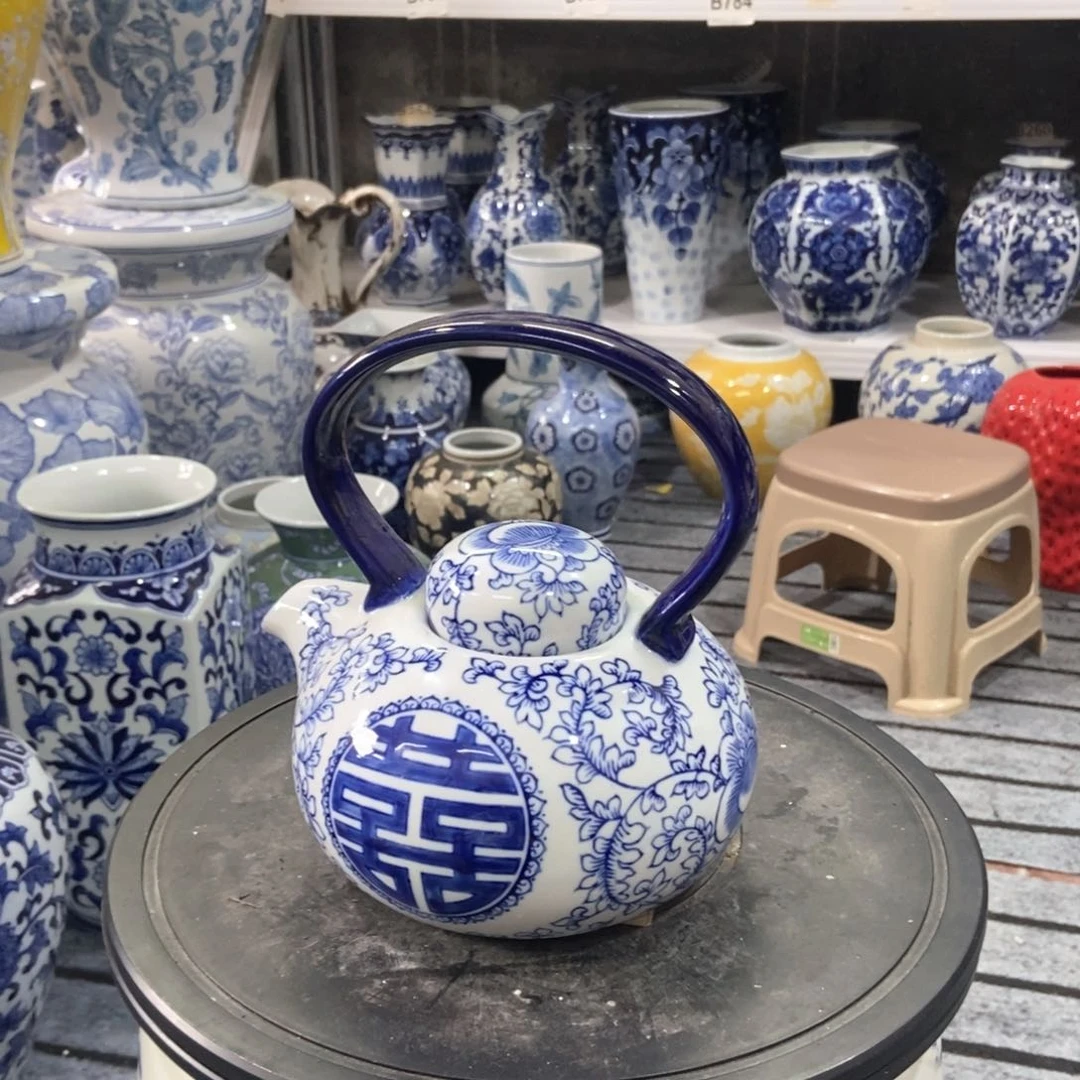 摆件仁花瓶手绘釉下彩