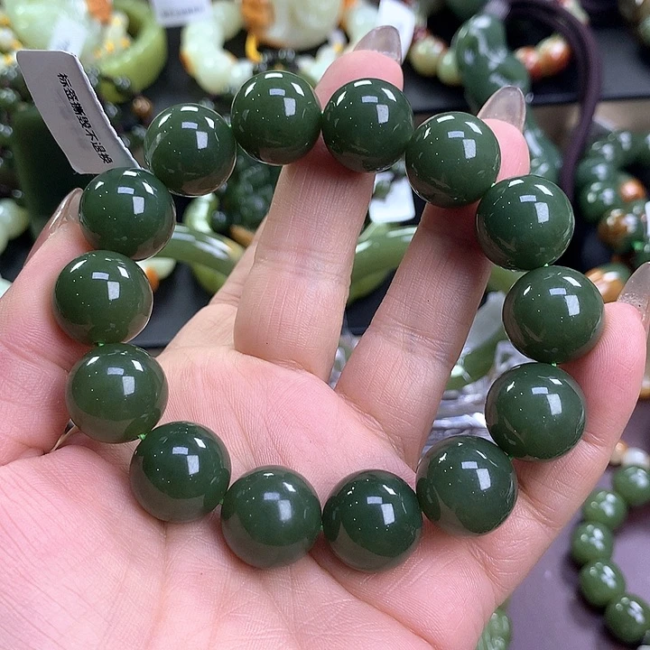 吉***意手串未镶嵌透闪石质玉