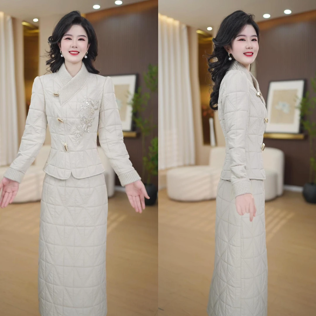 丹思俪2025冬季新款时尚遮肉显瘦加厚保暖气质百搭两件套9056