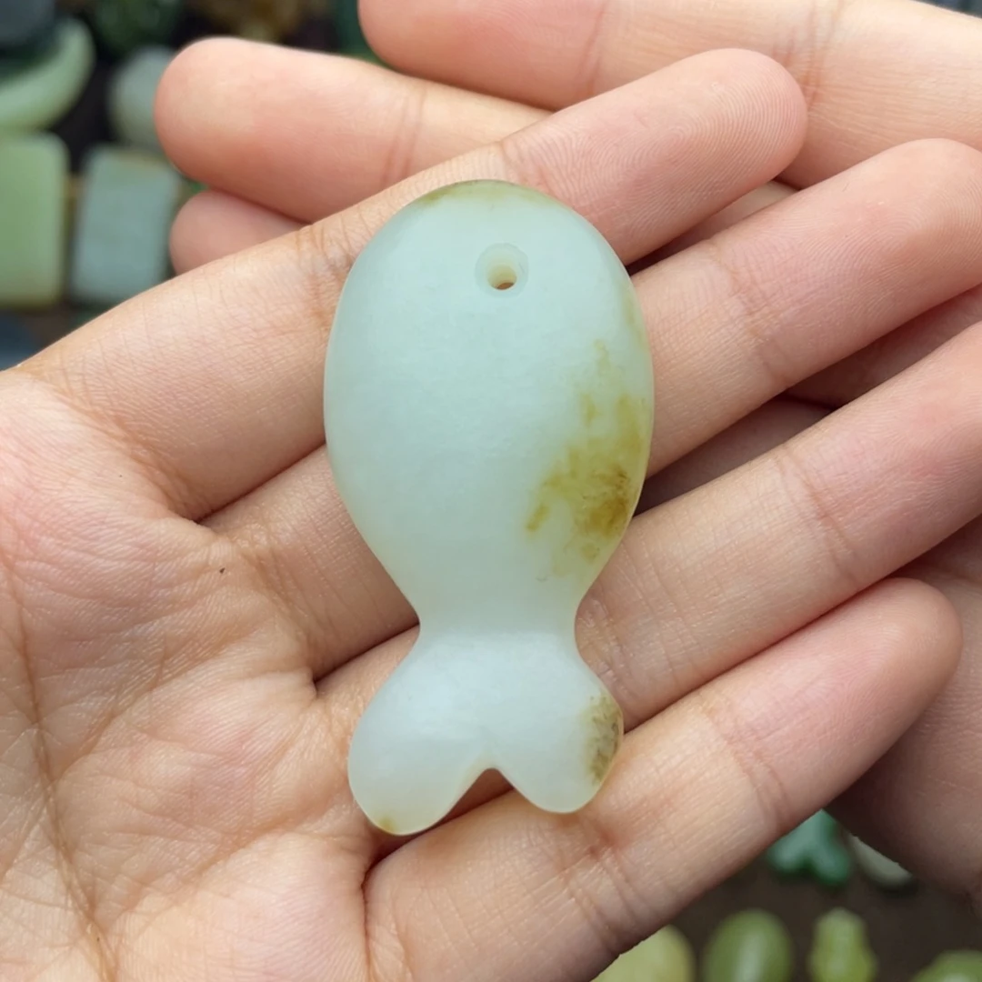 【闪购商品】和田玉未镶嵌颈饰心**阳