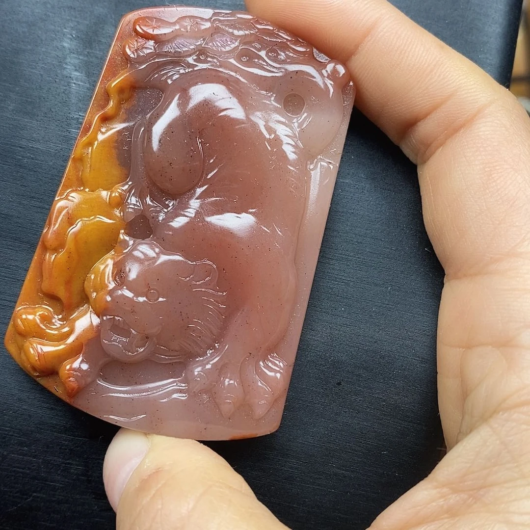 石英质玉（黄龙玉）颈饰未镶嵌