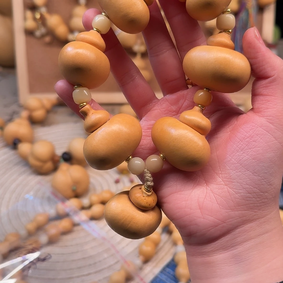 钱袋子手持手持手持