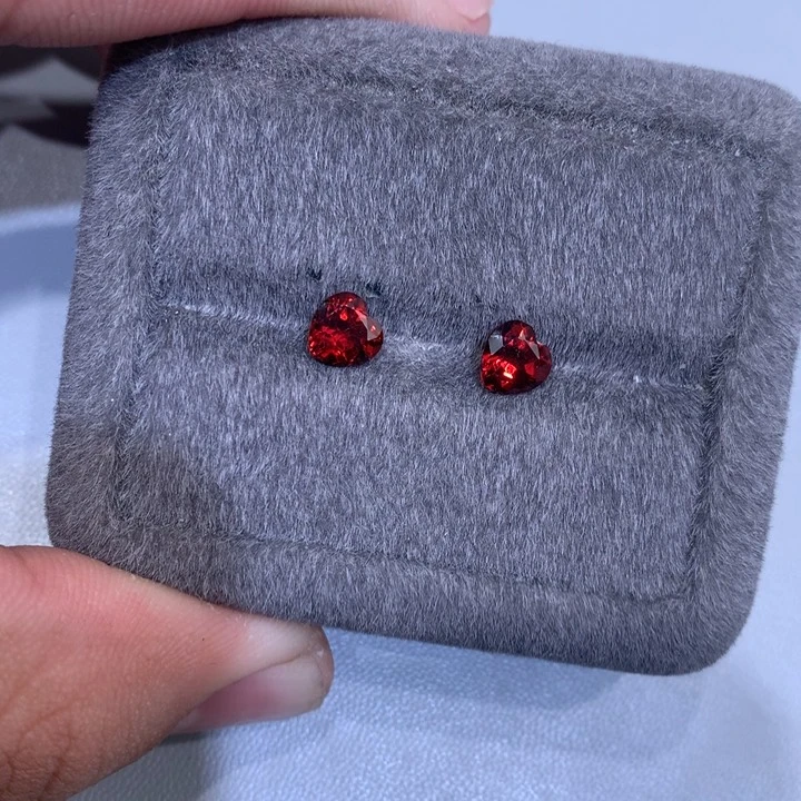 石榴石裸石未镶嵌2.05克拉