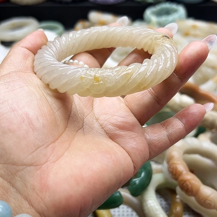 未镶嵌手镯石英岩玉夢****