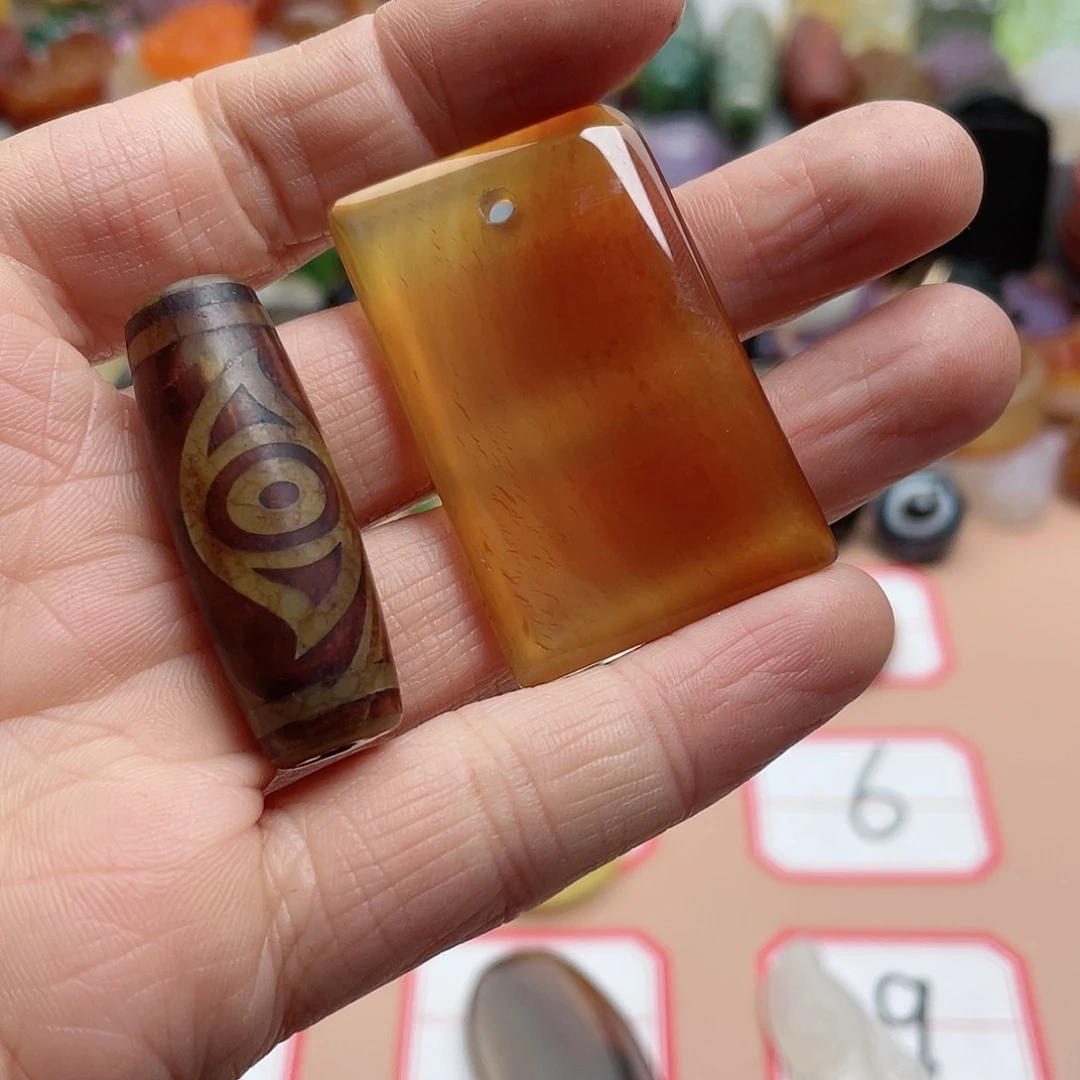 玛瑙/玉髓颈饰合金红**宝