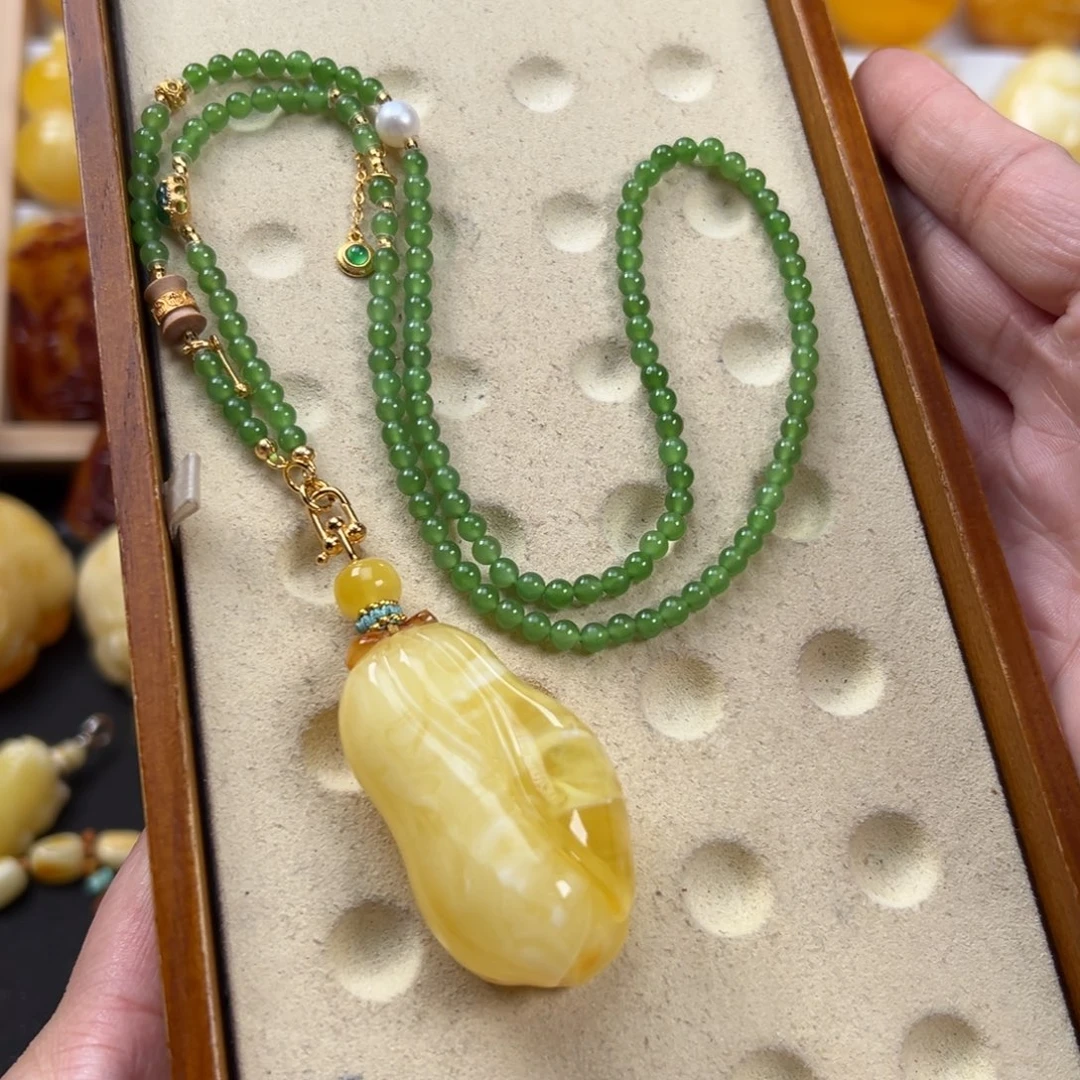 蜜蜡未镶嵌颈饰14.9克