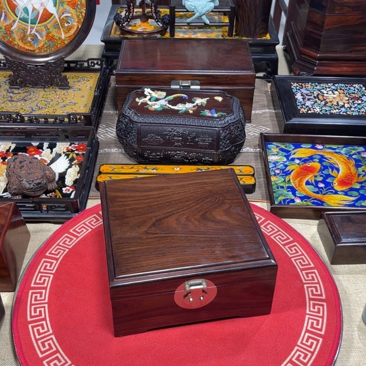 紫檀木类成套家具