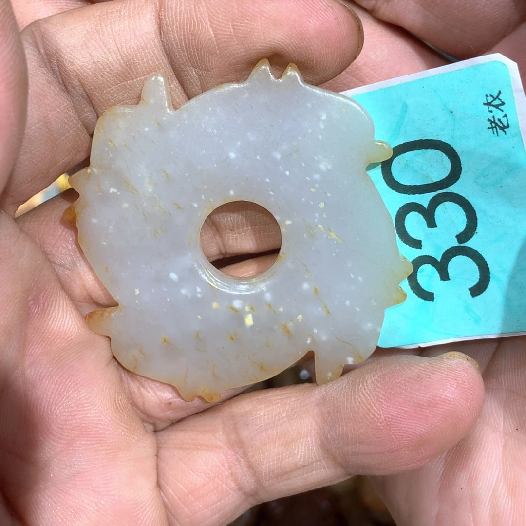 颈饰未镶嵌和田玉
