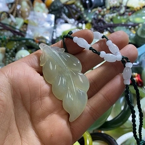 岫玉颈饰未镶嵌一个多样性发货