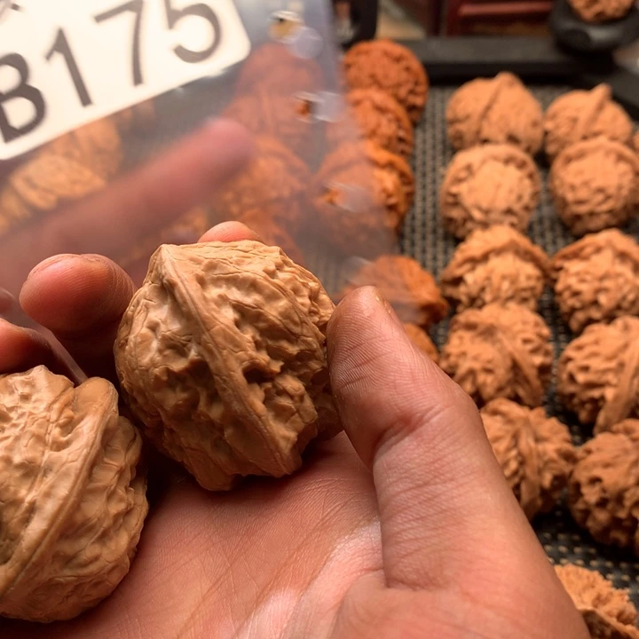 岚***銘吊坠文玩核桃靠山王