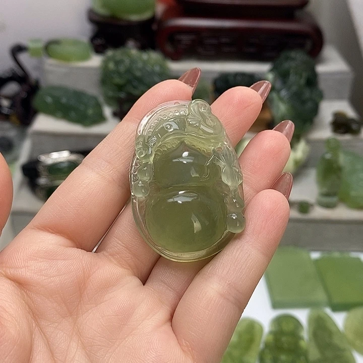 未镶嵌蛇纹石玉挂件