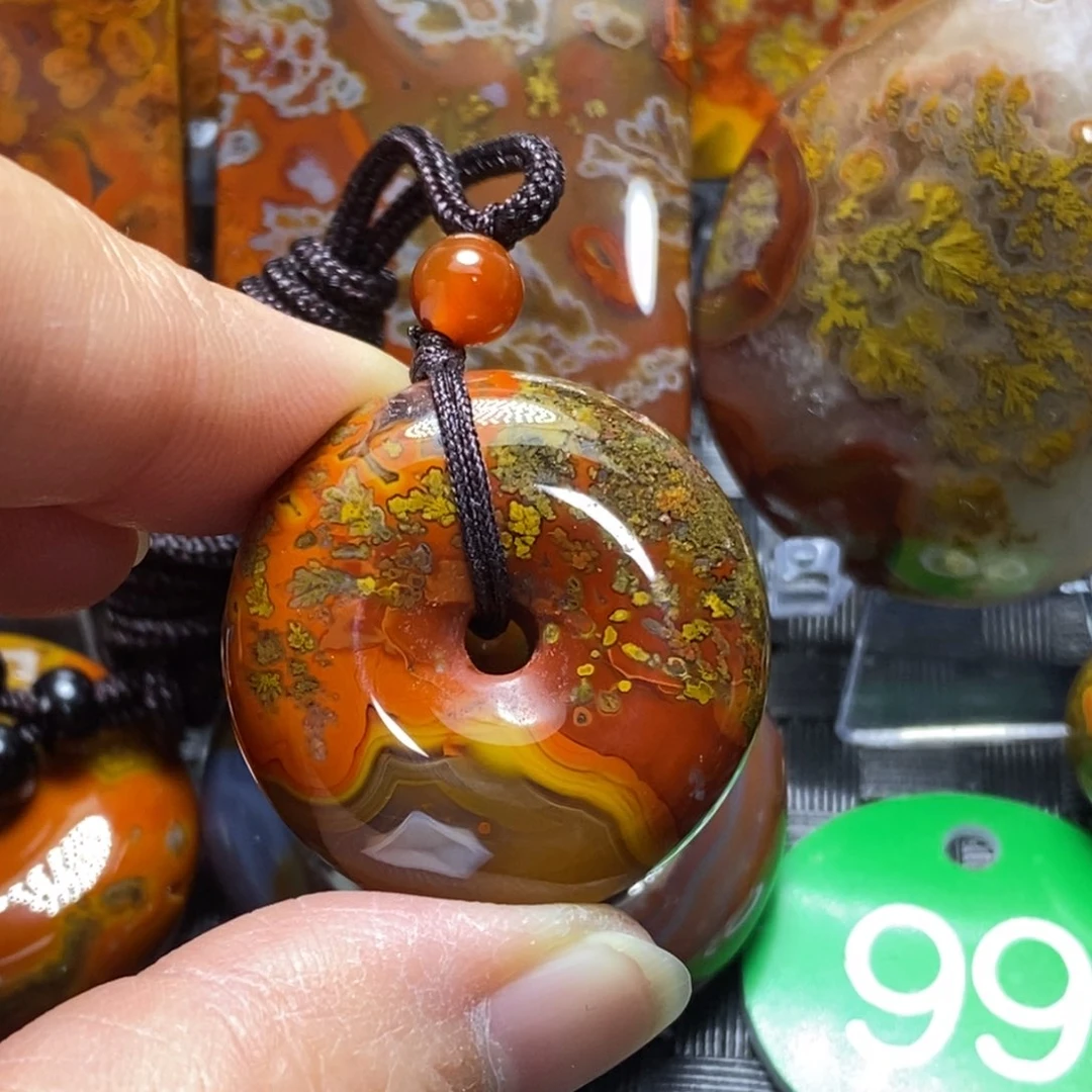 未镶嵌颈饰玛瑙/玉髓想****字