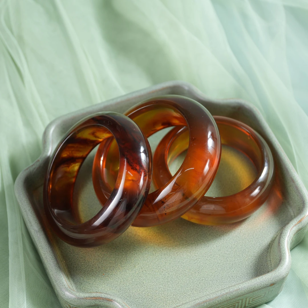 【老掌柜】 琥珀手镯套装/多样性发一（发货配扣子）  BBJ041134