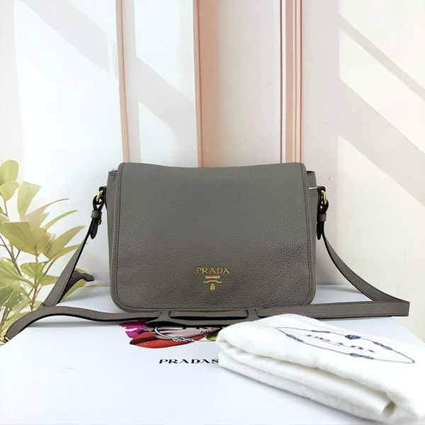 95新/普拉达/市场价25000/包包/250221XZ0032