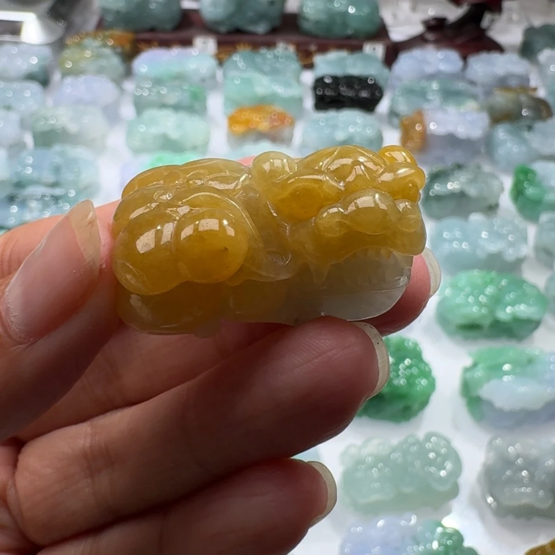 翡翠未镶嵌挂件貔貅