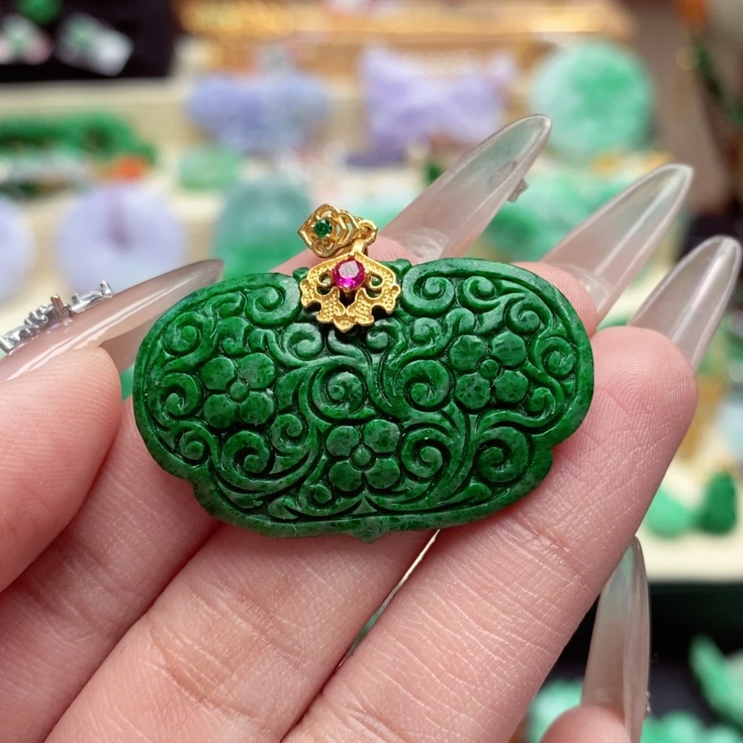 颈饰未镶嵌翡翠翡翠吊坠（有瑕