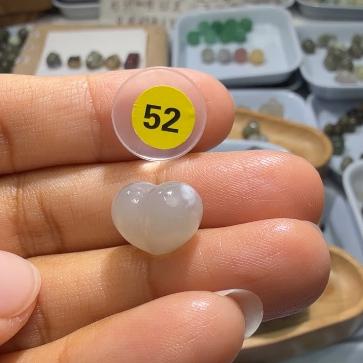 和田玉未镶嵌珠宝半成品