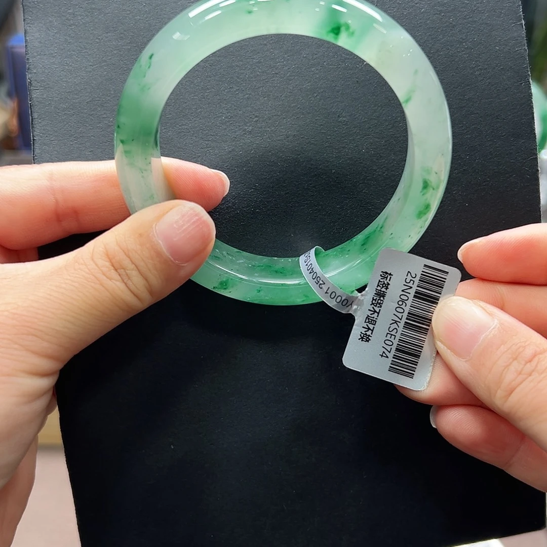 雪***瓦石英质玉未镶嵌手镯唐唐58.6