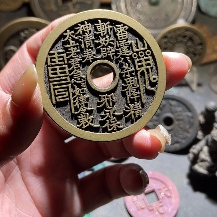 倾***城铜现代工艺品仿制品