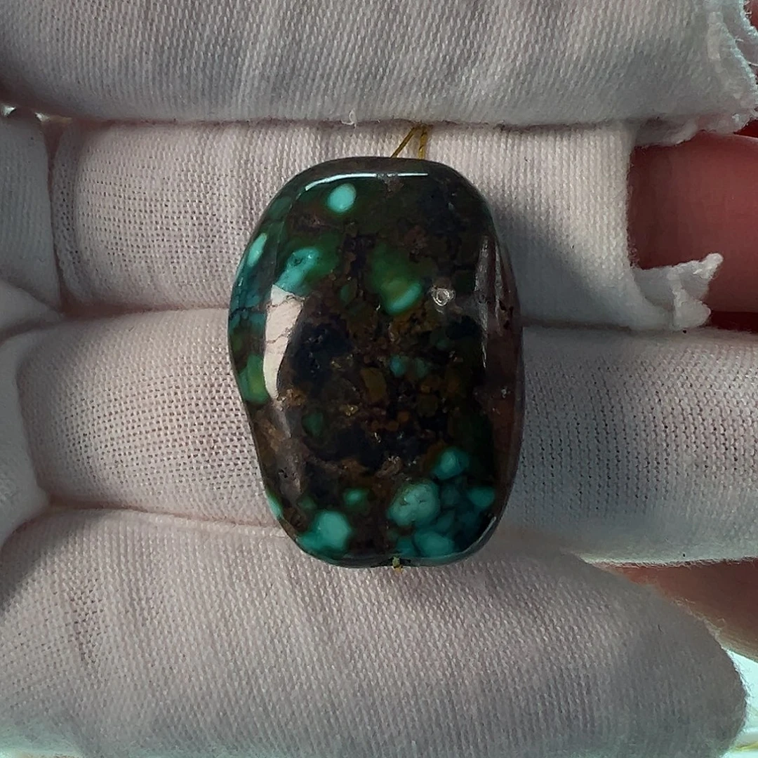 绿松石未镶嵌颈饰