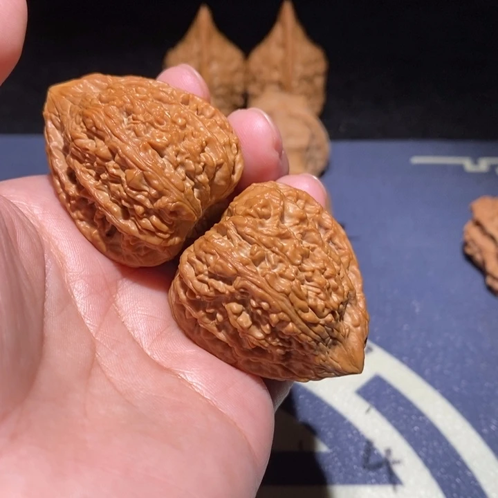 文玩核桃吊坠塔尖