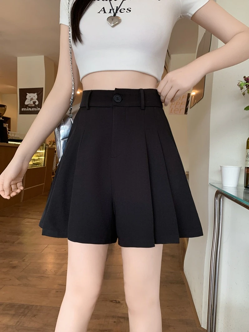 2025夏季新款胖mm大码女百搭显瘦高腰A字褶皱西装短裤