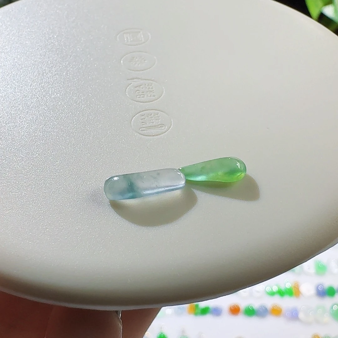 定制翡翠未镶嵌朝**妈一对高冰