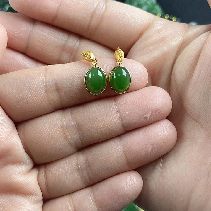 和田玉（碧玉）未镶嵌耳饰