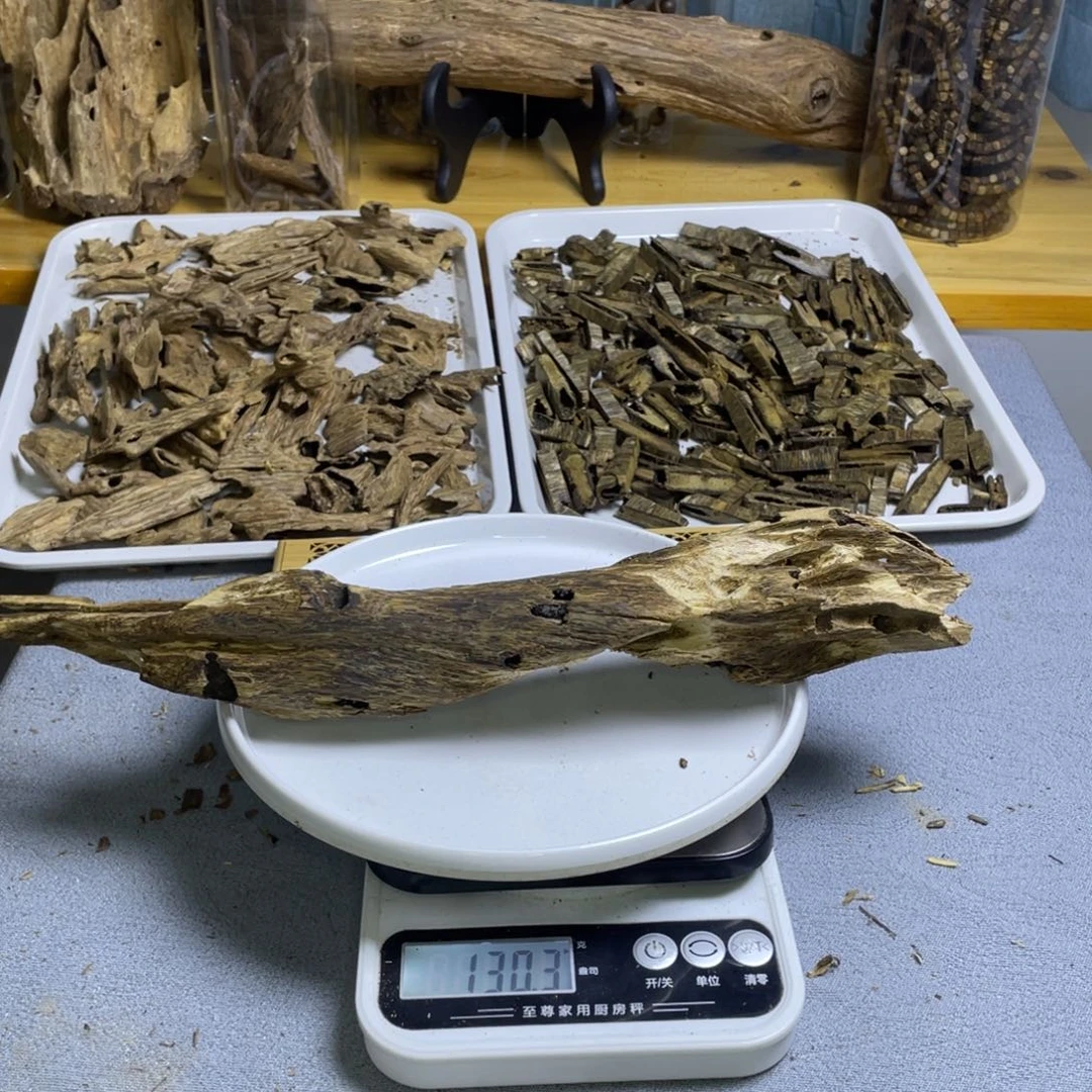 沉香碎屑沉香蓝宝石130克