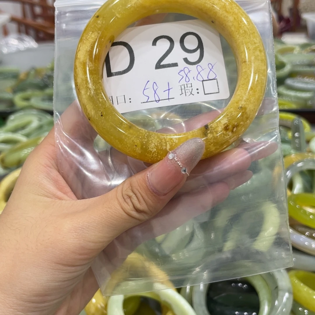 未镶嵌蛇纹石玉颈饰白*辰