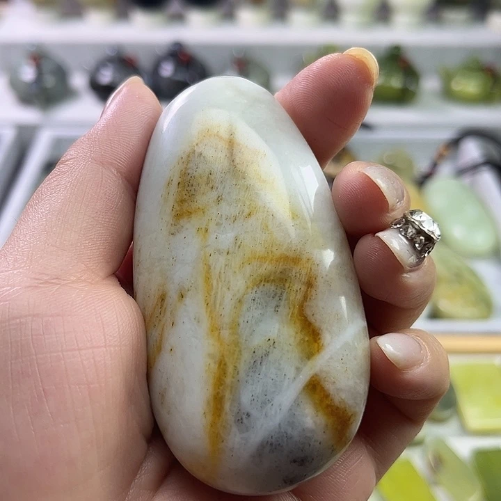 蛇纹石玉未镶嵌项圈