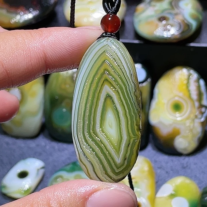 玛瑙/玉髓未镶嵌珠宝奇石