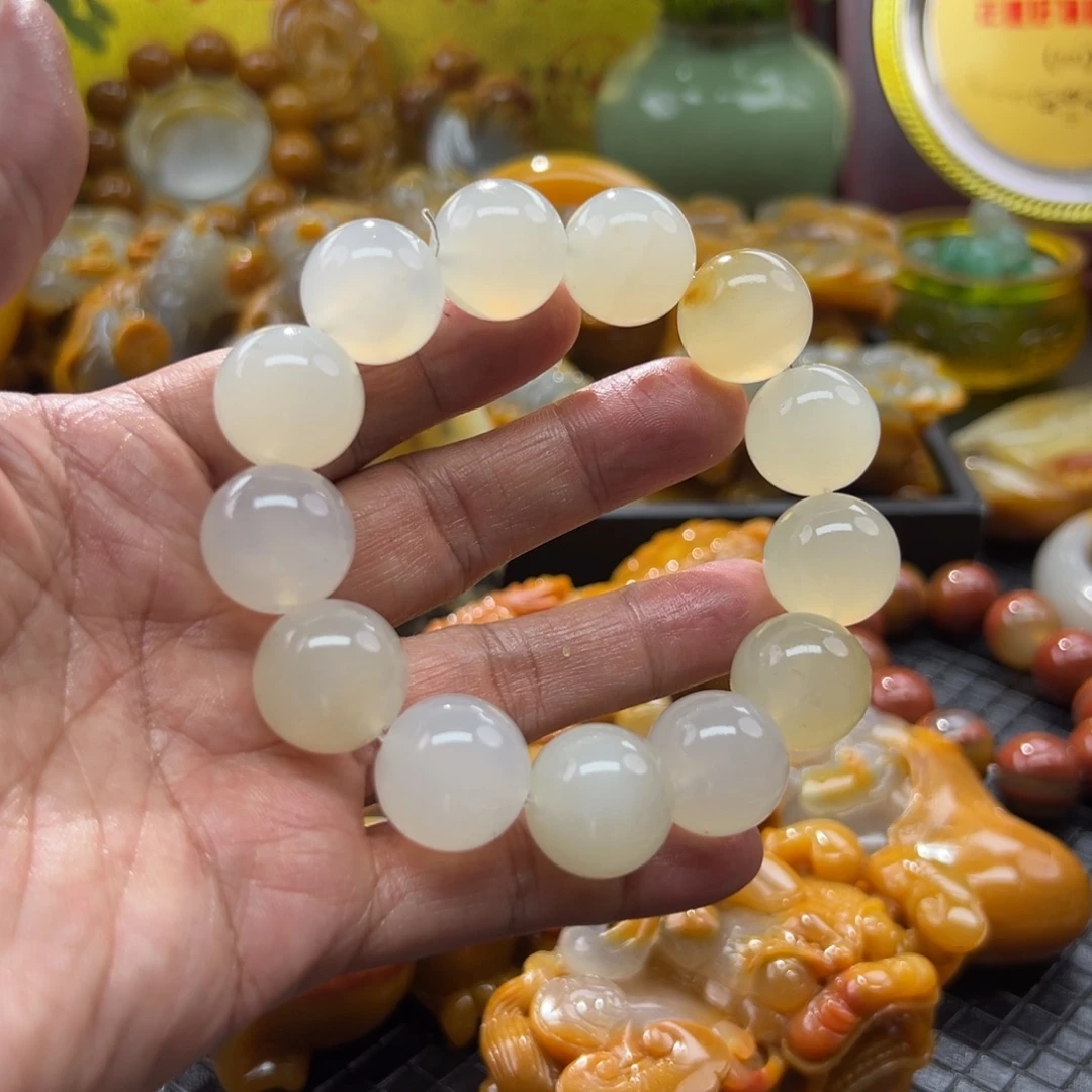 石英质玉未镶嵌颈饰