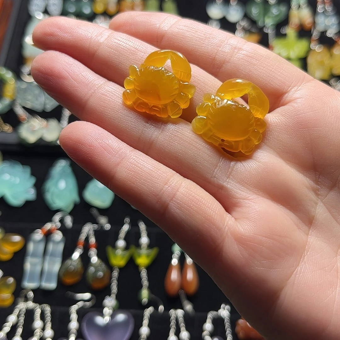 海***阔蛇纹石玉未镶嵌耳饰