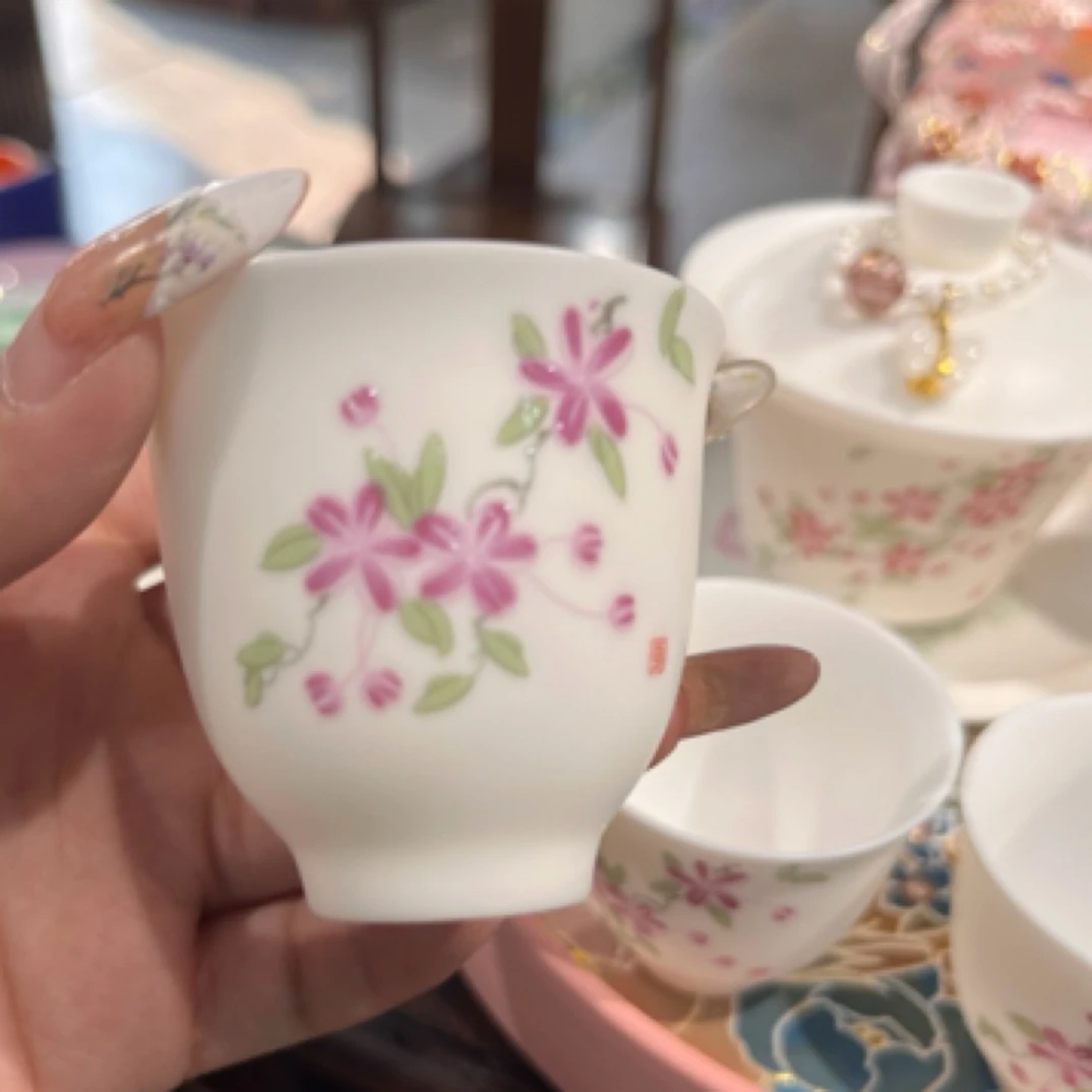 羊脂玉冰种小杯子梅花羊脂玉冰种