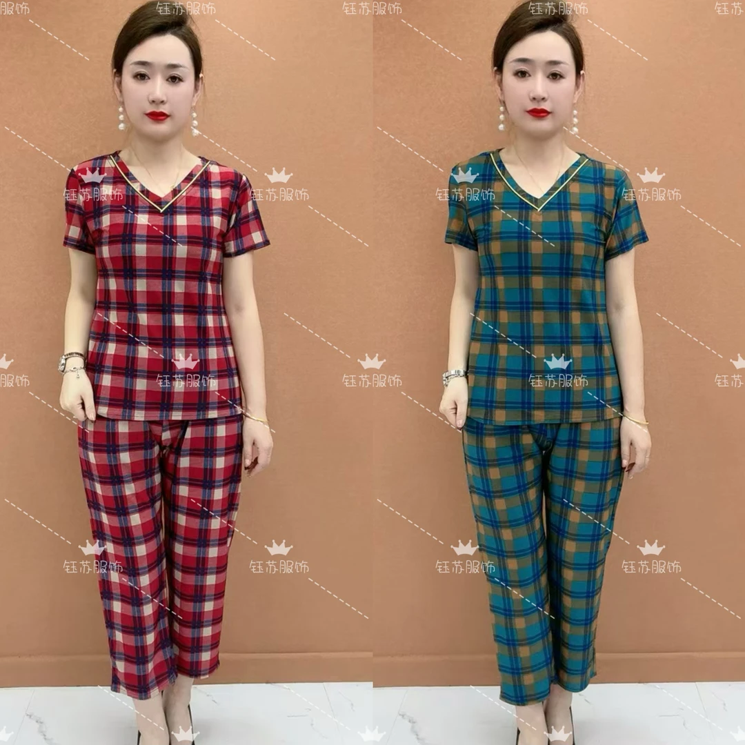 新款夏季V领格子百搭弹力妈妈装中老年遮肚显瘦气质短袖裤子套装