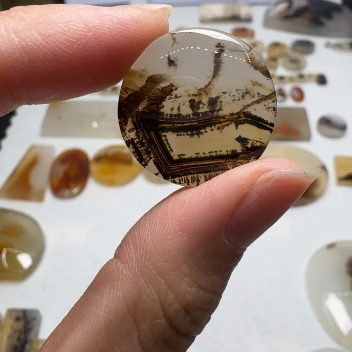 吳***森玛瑙/玉髓未镶嵌摆件