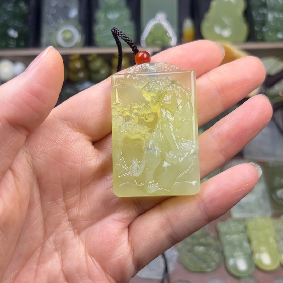 蛇纹石玉未镶嵌吊坠(赠链)