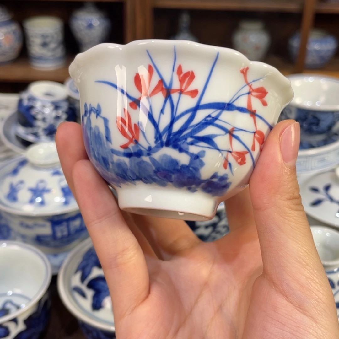 青花花瓣口兰花杯