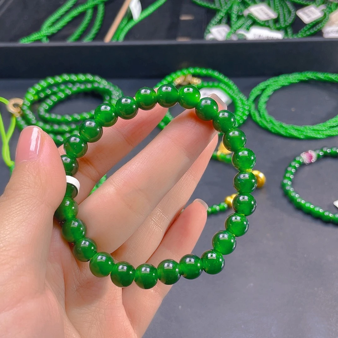 翡翠未镶嵌颈饰