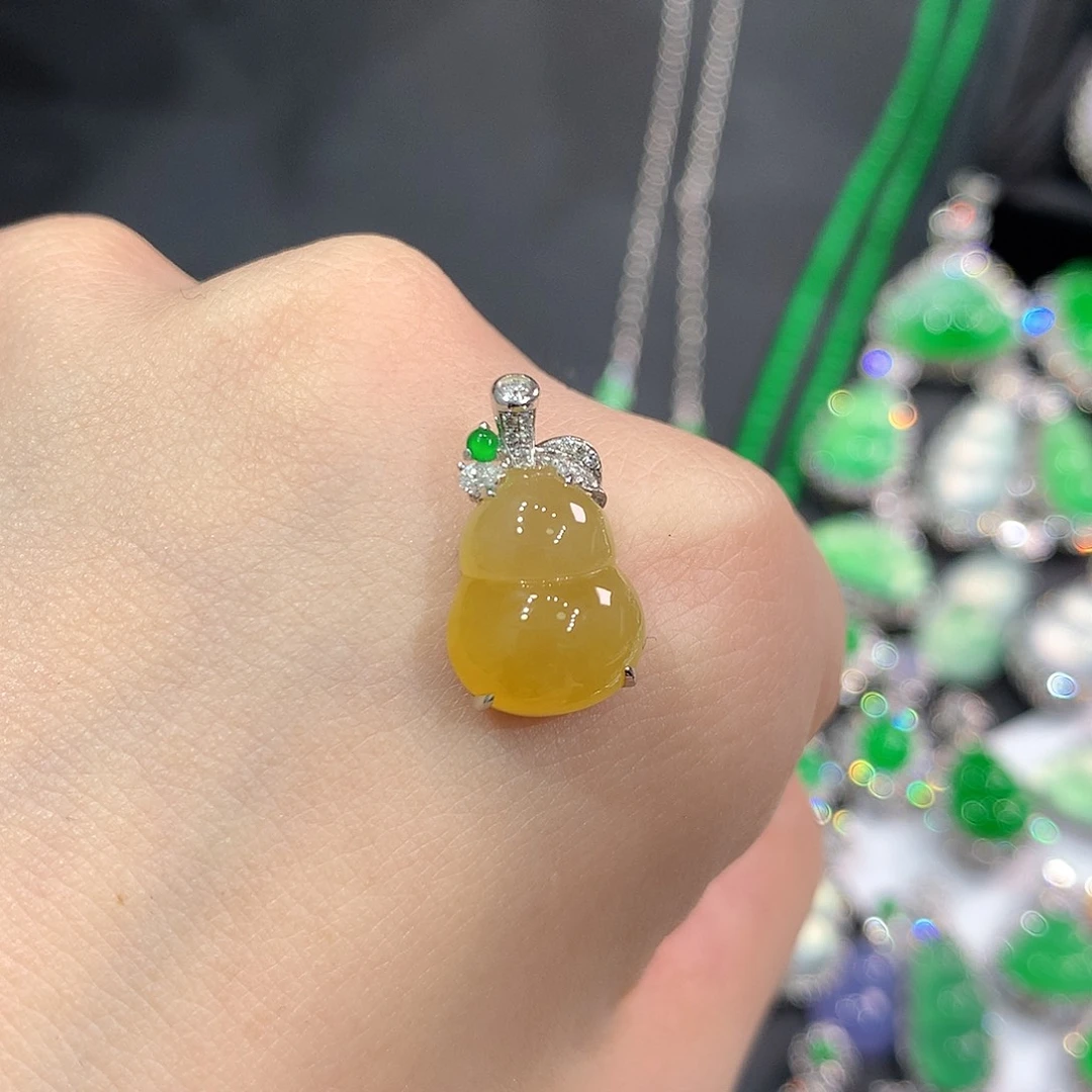 翡翠18K金镶嵌颈饰木那冰胶蜜糖黄翡葫芦 48小时鉴赏期
