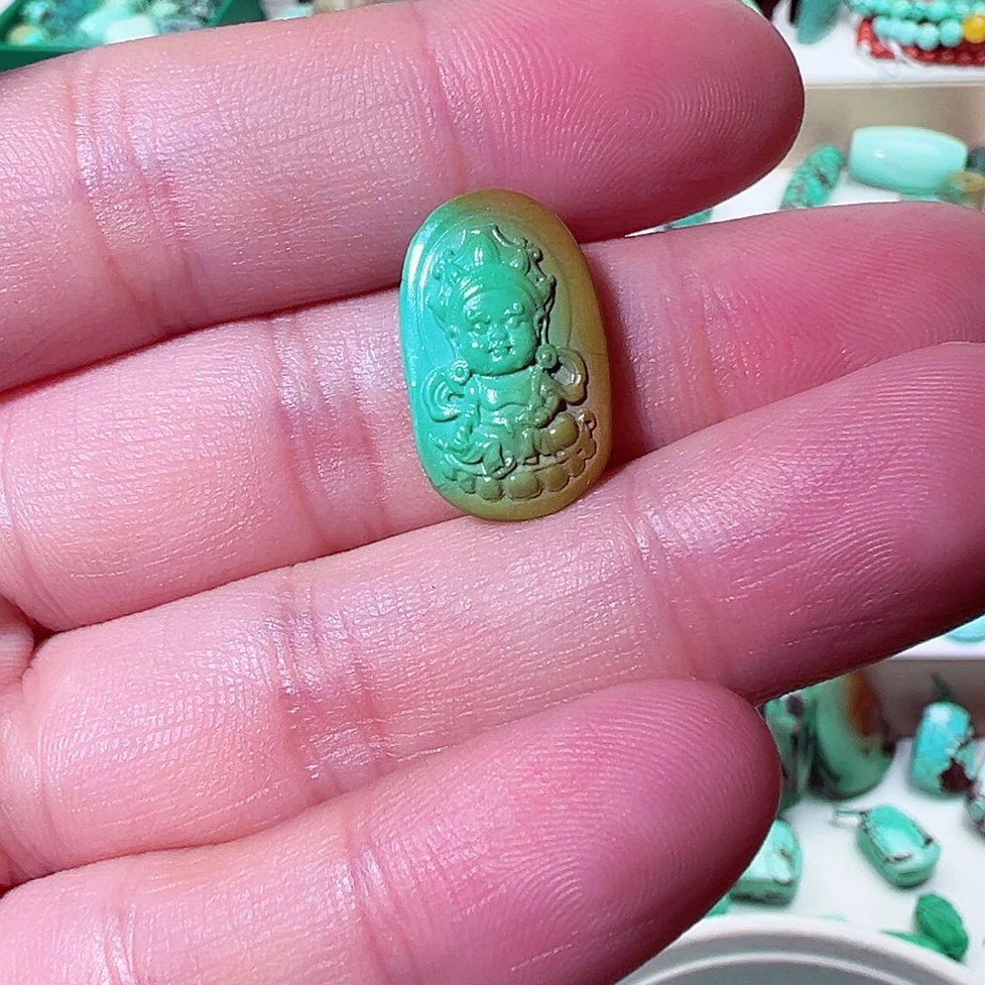 南红玛瑙度母雕刻件未镶嵌