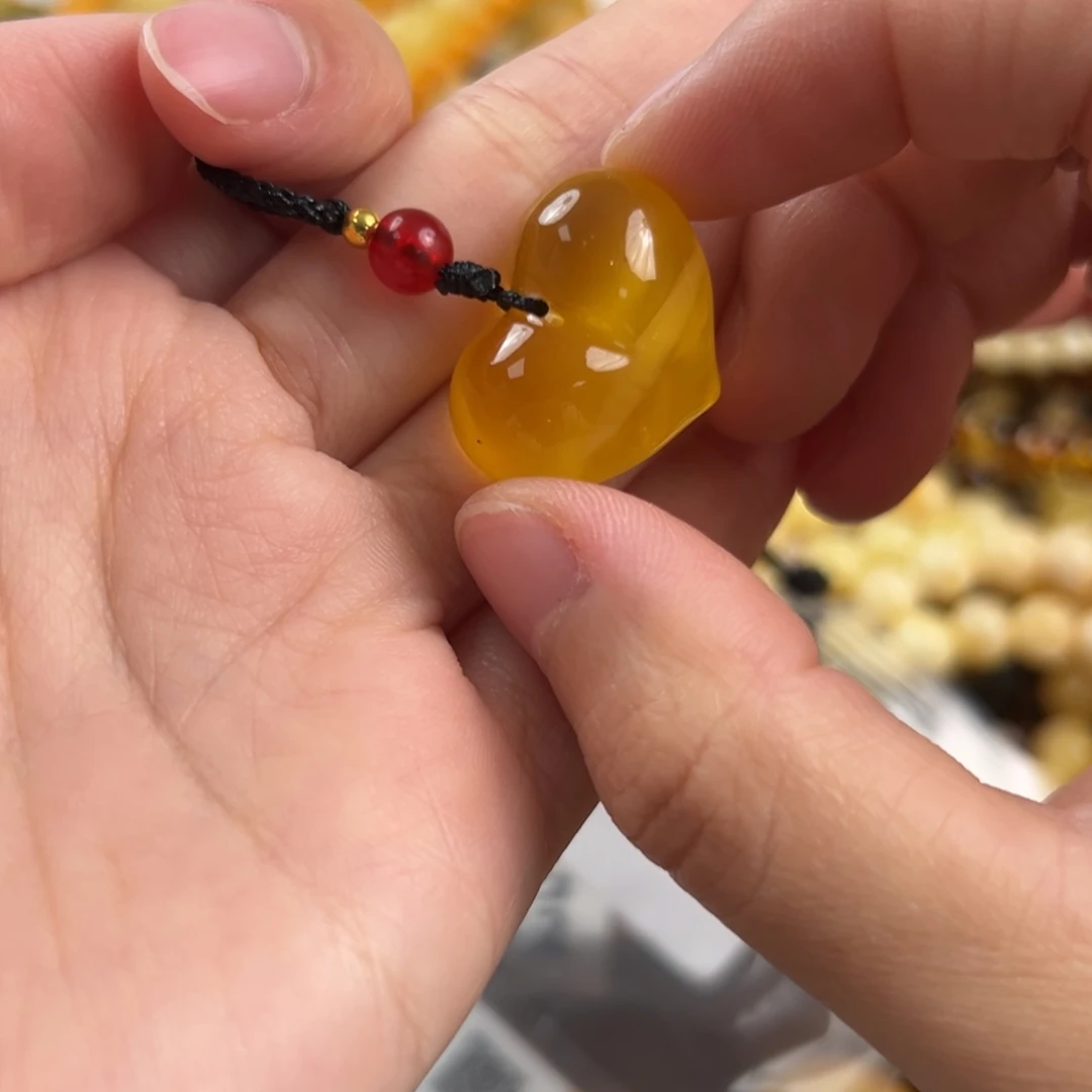 琥珀未镶嵌珠宝奇石